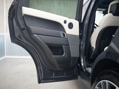 Used 2022 Land Rover Range Rover Sport HST image 34