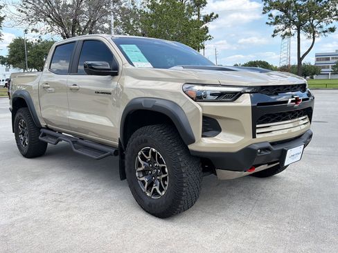 Certified 2024 Chevrolet Colorado ZR2 w/ ZR2 Convenience Package III AWD/4WD image 6
