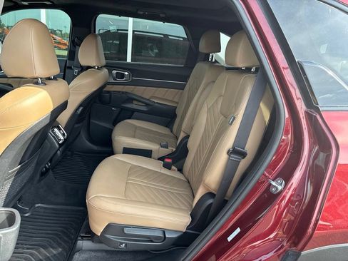 Certified 2025 Kia Sorento SX Prestige w/ Olive Brown Leather Package AWD/4WD image 10