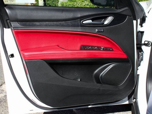 Used 2021 Alfa Romeo Stelvio Sprint w/ Nero Edizione image 15