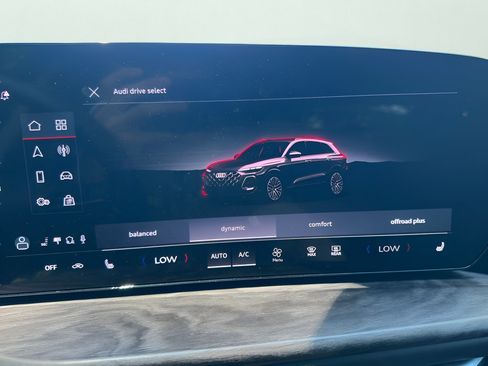 Certified 2025 Audi Q5 Premium w/ Premium Plus AWD/4WD image 54