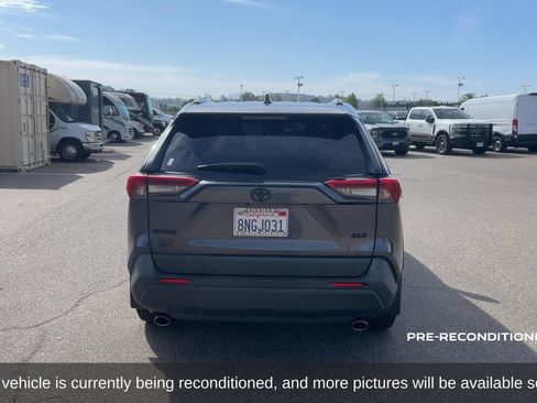 Used 2020 Toyota RAV4 XLE w/ XLE Grade Weather Package FWD image 7