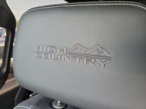 Used 2020 Chevrolet Silverado 1500 High Country w/ Technology Package RWD image 14