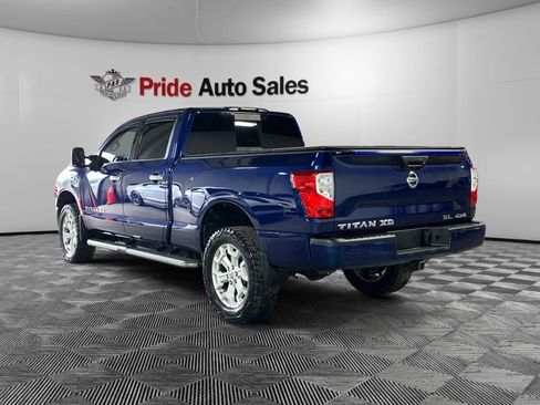 Used 2017 Nissan Titan SL image 3