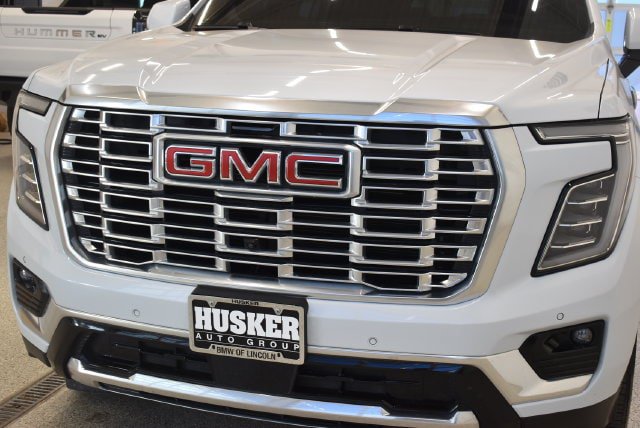 Used 2026 GMC Yukon Denali w/ Sun & Power Step Package AWD/4WD image 14