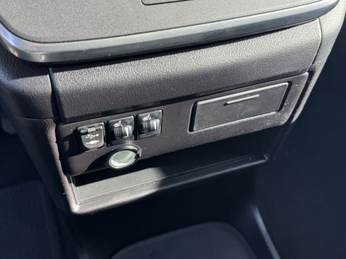 Used 2015 Toyota Sienna SE image 26