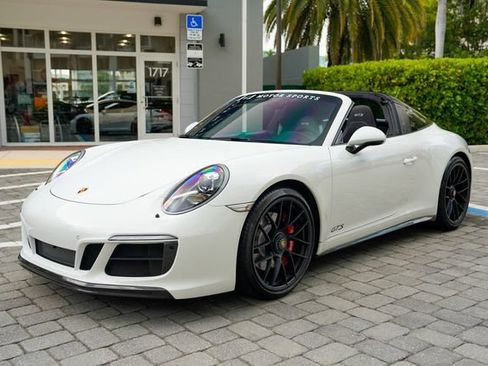 Used 2018 Porsche 911 Targa 4 GTS AWD/4WD image 9