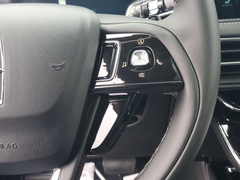 New 2026 Lincoln Corsair Premiere image 18