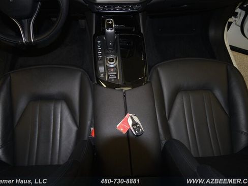 Used 2021 Maserati Levante image 16