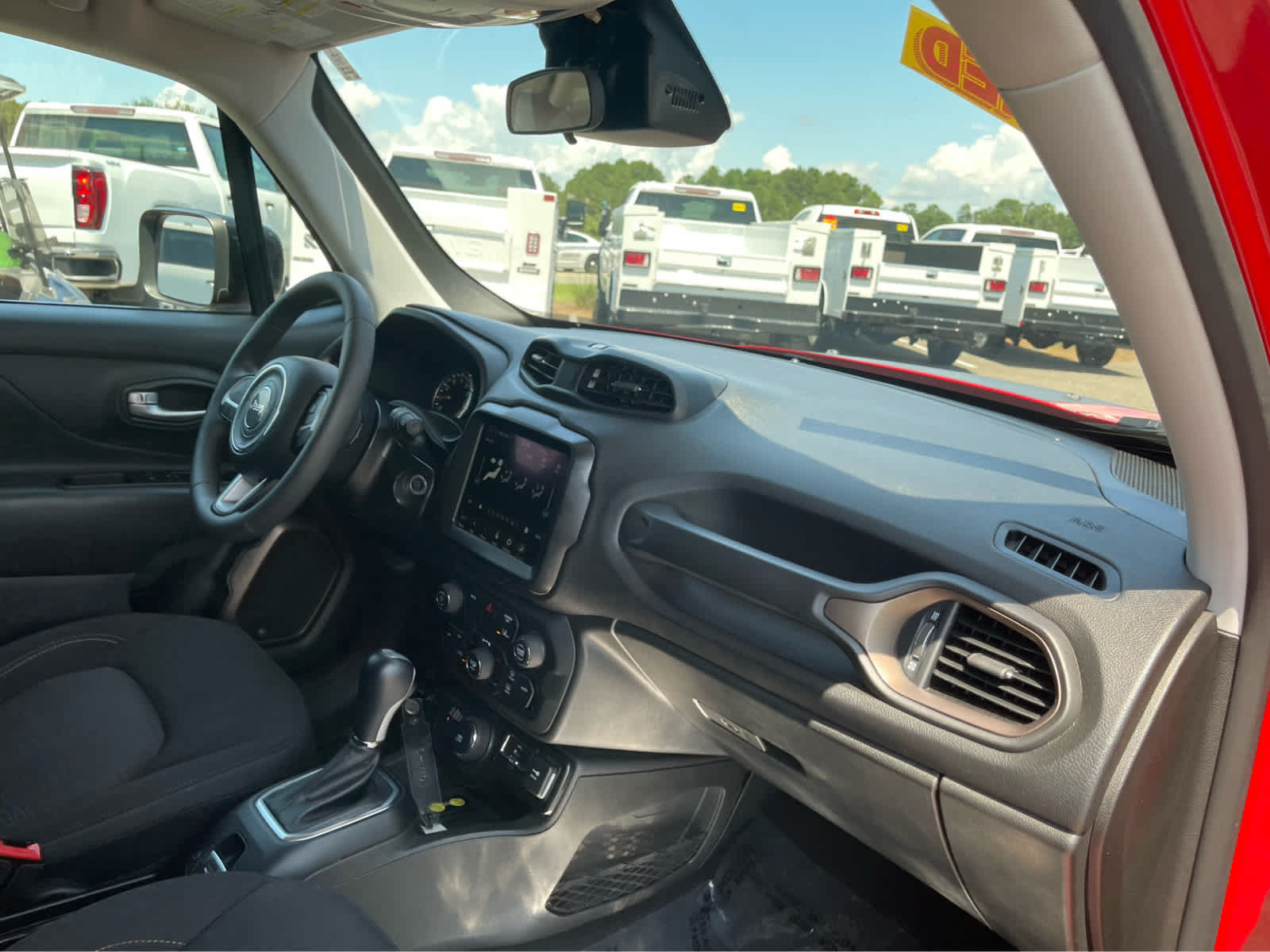 Used 2023 Jeep Renegade Latitude AWD/4WD image 28