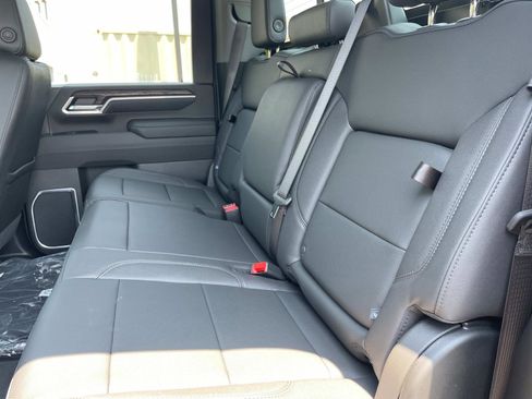 New 2025 GMC Sierra 2500 SLT w/ SLT Convenience Package image 25