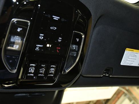 Used 2023 Maserati Grecale Modena AWD/4WD image 42