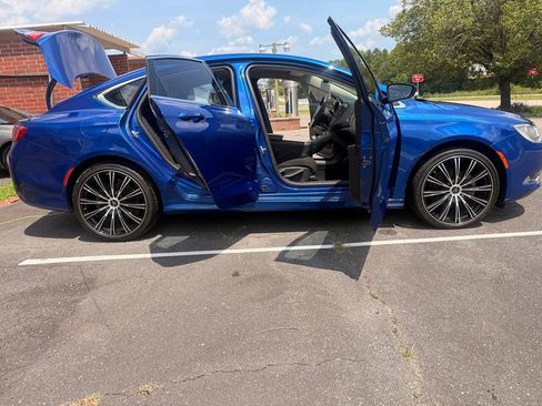 Used 2015 Chrysler 200 Limited FWD image 23