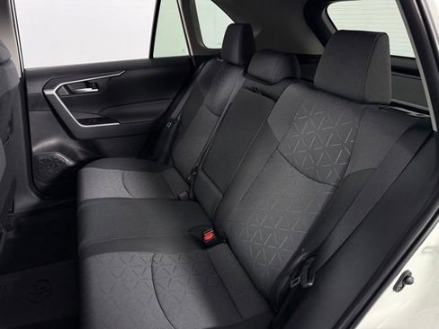 Used 2025 Toyota RAV4 XLE w/ Convenience Package FWD image 16