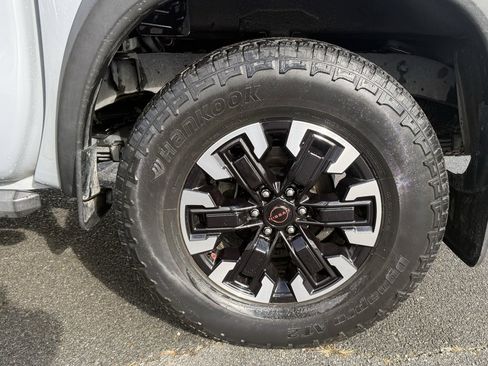 Used 2022 Nissan Frontier Pro-X w/ Technology Package image 11