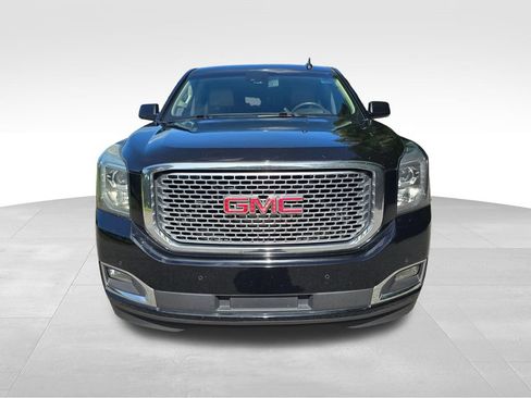 Used 2015 GMC Yukon XL Denali w/ Premium Package RWD image 9