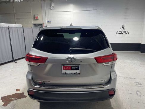 Used 2018 Toyota Highlander XLE FWD image 5