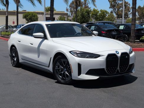 Used 2023 BMW i4 eDrive35 RWD image 2