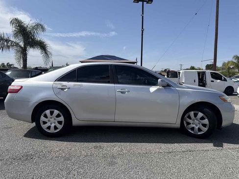 Used 2009 Toyota Camry FWD image 2