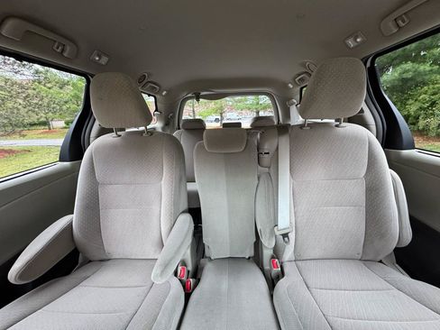 Used 2017 Toyota Sienna LE FWD image 14