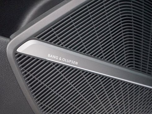 Used 2020 Audi SQ5 Premium Plus w/ Premium Plus Package image 26