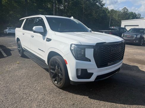 Used 2023 GMC Yukon XL Denali RWD image 1