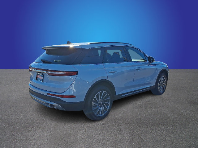 Certified 2025 Lincoln Corsair Reserve AWD/4WD image 4