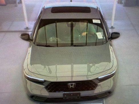 Used 2025 Honda Accord Sport image 12