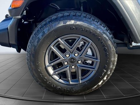 Used 2024 Jeep Wrangler Unlimited Sport AWD/4WD image 8