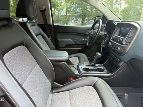 Used 2021 Chevrolet Colorado Z71 w/ Safety Package AWD/4WD image 8