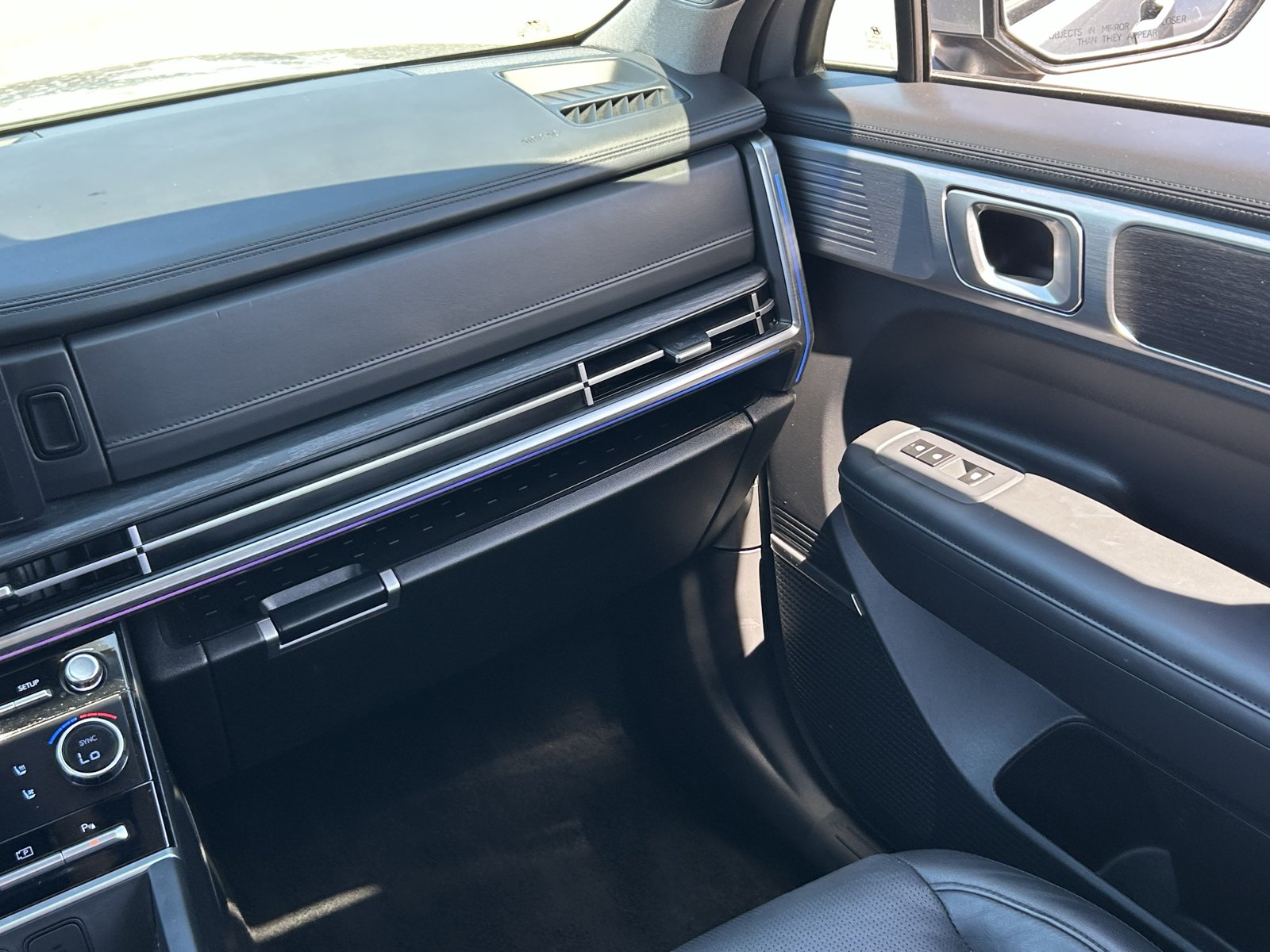 Used 2025 Hyundai Santa Fe Limited AWD/4WD image 19
