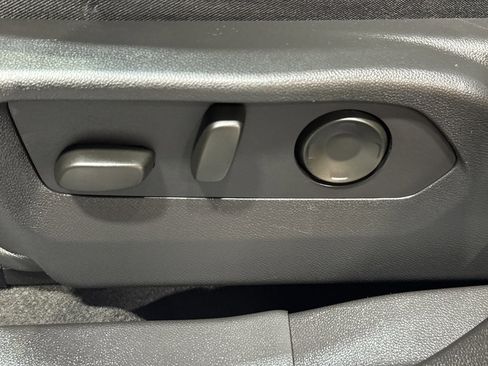 Used 2025 Buick Envision Preferred image 16