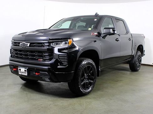 Used 2025 Chevrolet Silverado 1500 LT Trail Boss w/ LT Trail Boss Premium Package AWD/4WD image 1