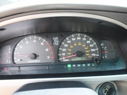Used 2002 Toyota 4Runner SR5 AWD/4WD image 32
