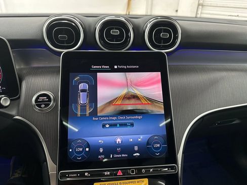 Used 2025 Mercedes-Benz GLC 300 4MATIC image 15