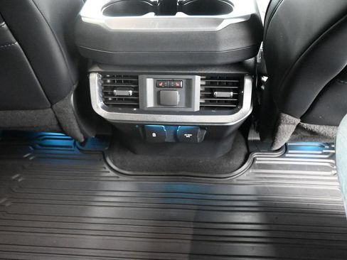 Certified 2025 Ford F150 Platinum w/ Equipment Group 702A High AWD/4WD image 17