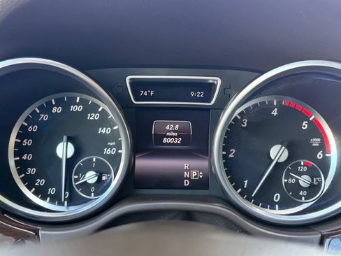 Used 2014 Mercedes-Benz ML 350 BlueTEC 4MATIC image 32