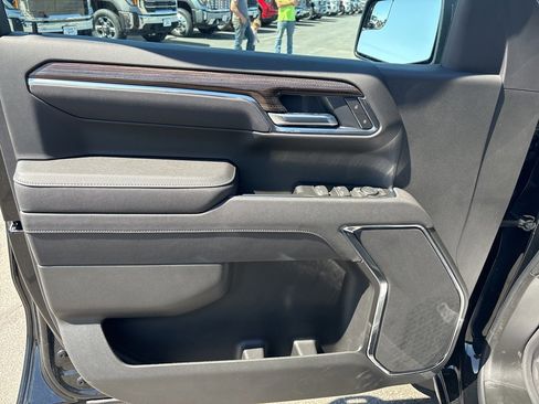 New 2025 Chevrolet Silverado 1500 LT Trail Boss w/ LPO, Dark Essentials Package image 10