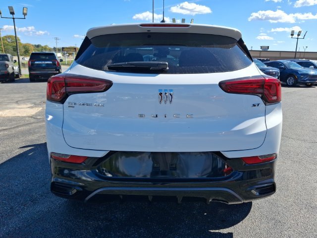 Certified 2024 Buick Encore GX Sport Touring AWD/4WD image 5