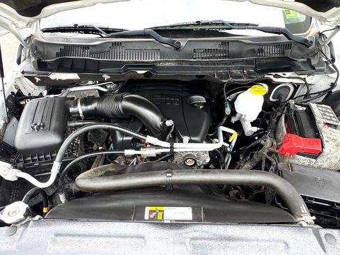 Used 2019 RAM 1500 Classic SLT AWD/4WD image 10