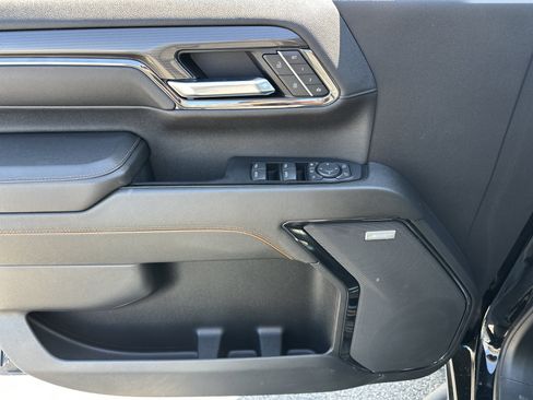 Certified 2024 GMC Sierra 2500 AT4 w/ AT4 Preferred Package AWD/4WD image 9