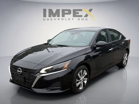 Used 2025 Nissan Altima 2.5 S FWD image 1