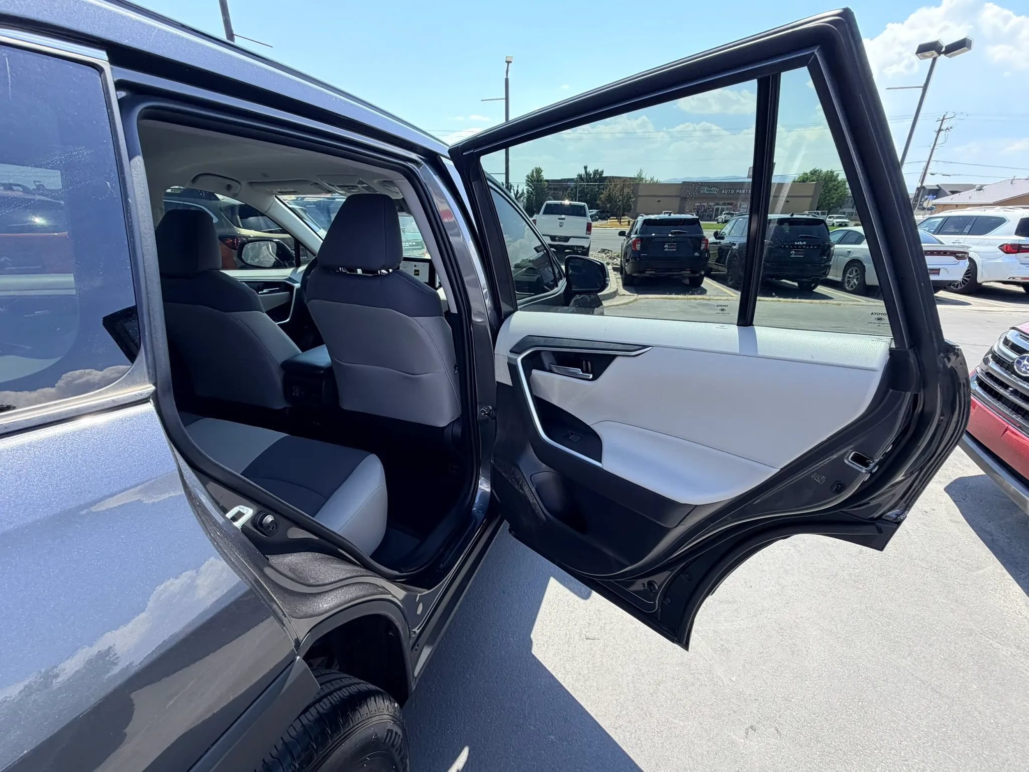 Used 2025 Toyota RAV4 XLE w/ Weather Package AWD/4WD image 24