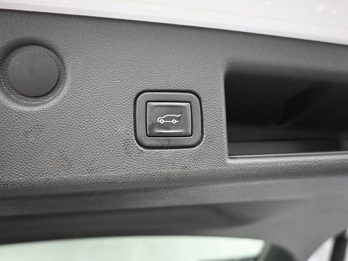 Used 2023 Chevrolet Equinox LT FWD image 10