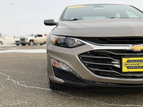 Used 2025 Chevrolet Malibu LT image 4