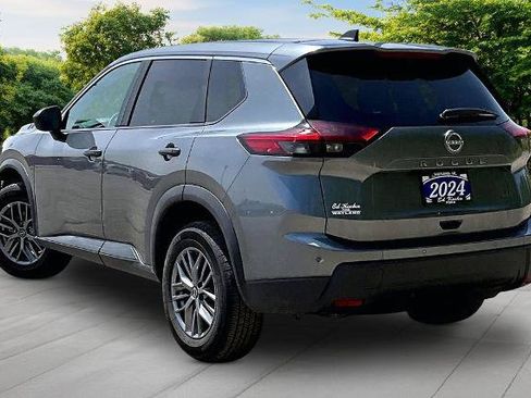 Used 2024 Nissan Rogue S AWD/4WD image 2