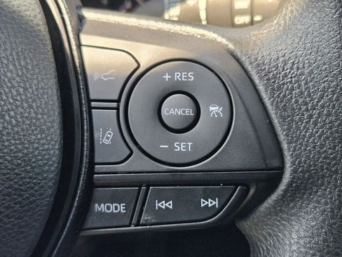 Used 2025 Toyota RAV4 XLE w/ Convenience Package FWD image 23