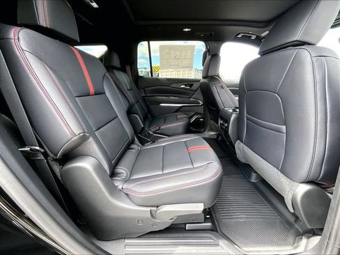 New 2026 Chevrolet Traverse RS w/ LPO, Floor Liner Package AWD/4WD image 26