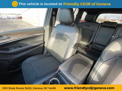 New 2026 Jeep Grand Cherokee Altitude image 11