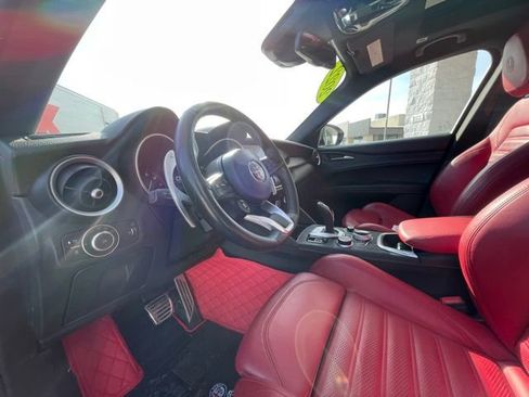 Used 2022 Alfa Romeo Stelvio Sprint image 12
